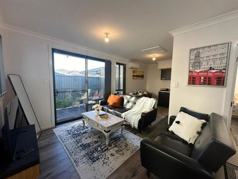 Entire 2br, Hideaway - Holiday Adelaide 3