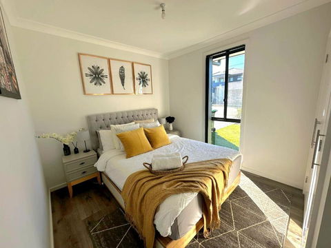 Entire 2br, Hideaway - Holiday Adelaide 1