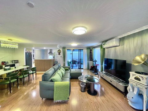 Equitice Spring Moonlight Villa - Holiday Adelaide 0