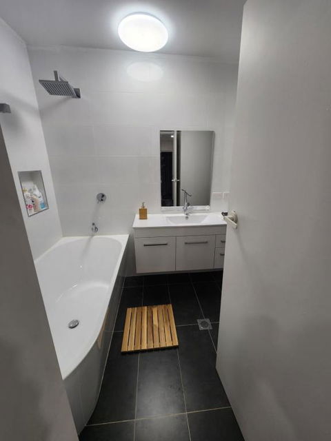 Entire Studio Apartment - Self Check-in - Holiday Adelaide 2