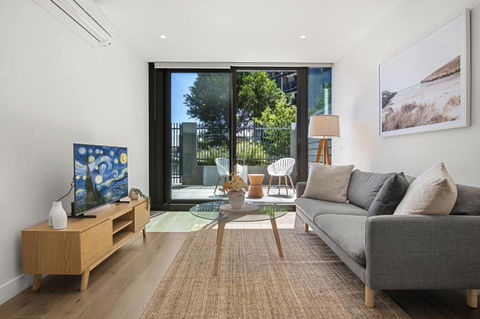 Fabulous 1-Bed With Pool And Private Courtyard - Holiday Adelaide 0