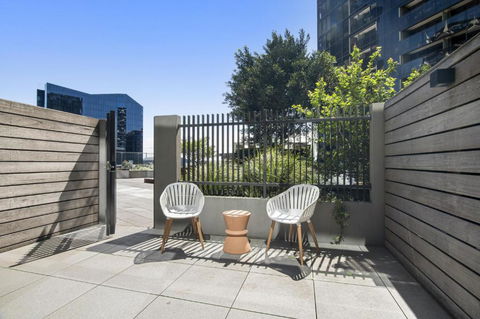 Fabulous 1-Bed With Pool And Private Courtyard - Holiday Adelaide 3