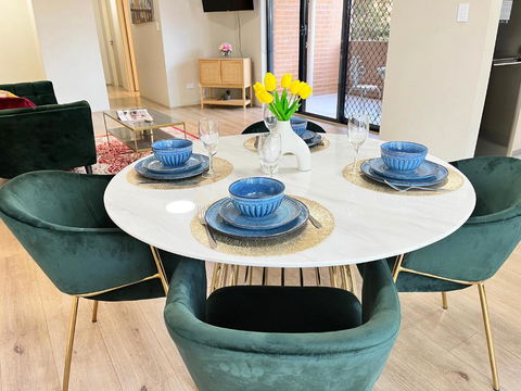 Fabulous 2 Bedroom Apartment, Secured Free Parking - Holiday Adelaide 4