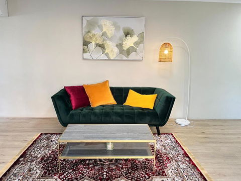 Fabulous 2 Bedroom Apartment, Secured Free Parking - Holiday Adelaide 2