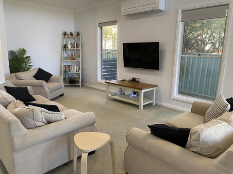 FAIR11W - Fairlight House - Holiday Adelaide 1