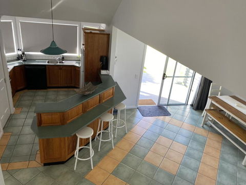 FAIR11W - Fairlight House - Holiday Adelaide 2