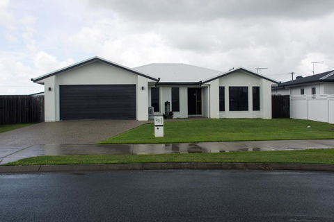 Family Friendly Holiday Home - Holiday Adelaide 2