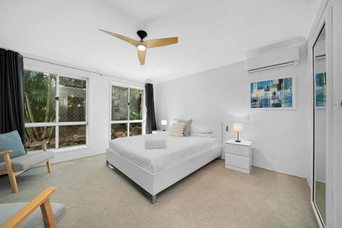 Family Escape Serene Oasis With Pool And AC - Holiday Adelaide 2