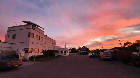 Fish Creek Hotel - Holiday Adelaide 0