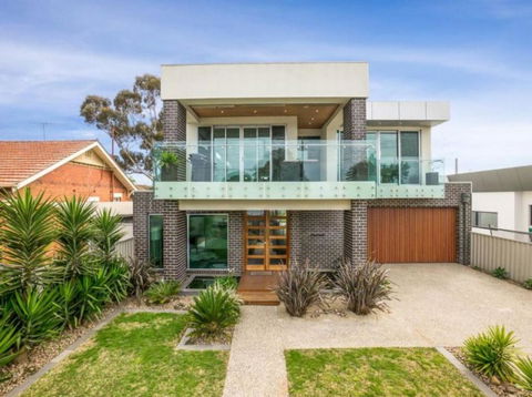 Geelong Luxury Beach K Villa - Holiday Adelaide 0