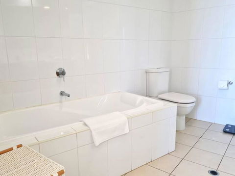 Glam Apartment 21 - Holiday Adelaide 4