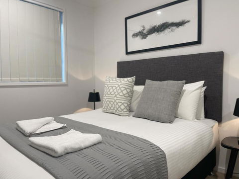 Gold Coast Oasis Villa At Coomera - Holiday Adelaide 3