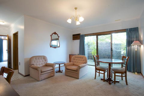Golden Grain Motor Inn - Holiday Adelaide 0