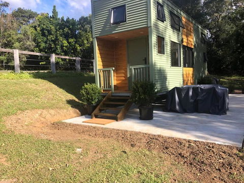 Gorgeous 2 Bedroom Tiny House Noosa Hinterland - Holiday Adelaide 2