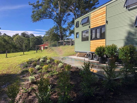Gorgeous 2 Bedroom Tiny House Noosa Hinterland - Holiday Adelaide 1