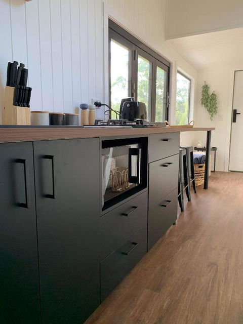 Gorgeous 2 Bedroom Tiny House Noosa Hinterland - Holiday Adelaide 4
