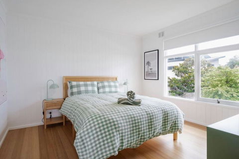 Hamptons On Heales - Classic Beach House Charm - Holiday Adelaide 3