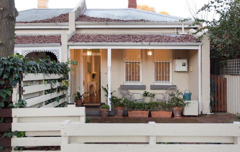 Gorgeous Subiaco Cottage - Holiday Adelaide 0