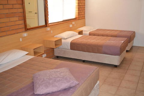 Grong Grong Motor Inn - Holiday Adelaide 3