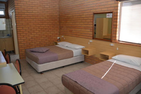 Grong Grong Motor Inn - Holiday Adelaide 2