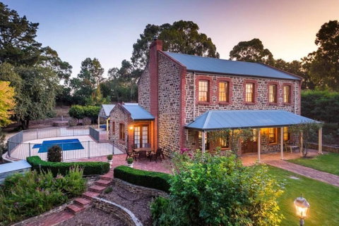 Hahndorf Luxury Retreat 5 Bedrooms For 12 Guests - Holiday Adelaide 0