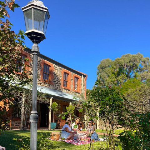 Hahndorf Luxury Retreat 5 Bedrooms For 12 Guests - Holiday Adelaide 2