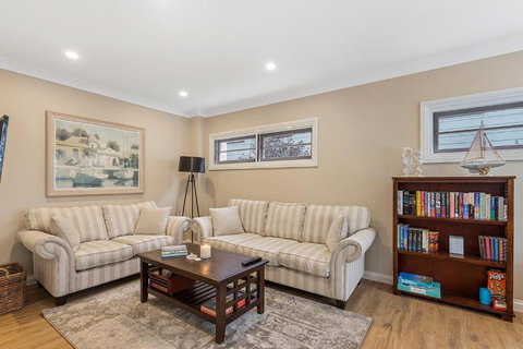 Hamptons At The Bay - Holiday Adelaide 1