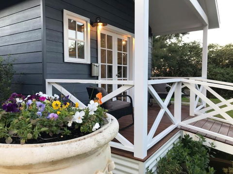 Hamptons In Rye Blue Cottage 3 Mins From Hot Springs! - Holiday Adelaide 0