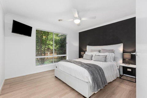 Haven In Grove Quiet Area, Comfort, Close To Beach And Shops - Holiday Adelaide 0