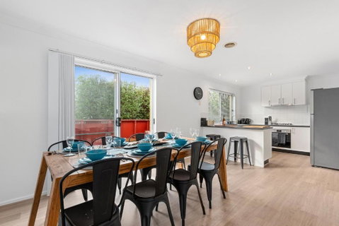 Haven In Grove Quiet Area, Comfort, Close To Beach And Shops - Holiday Adelaide 1