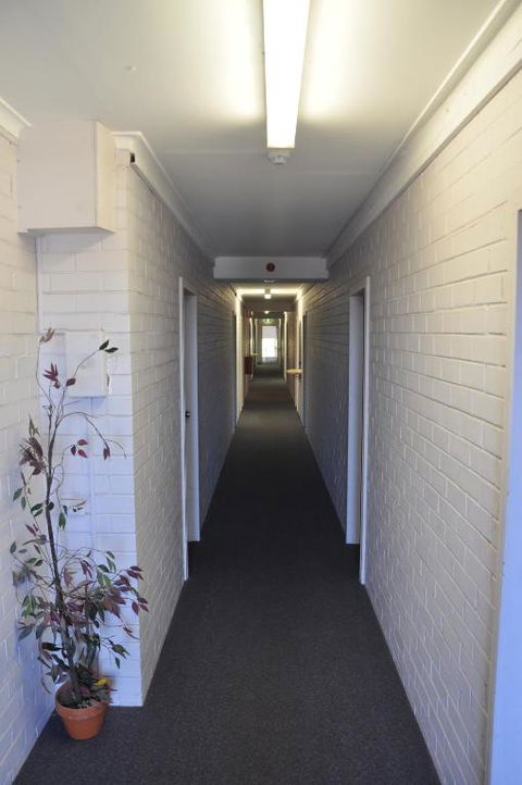 H & D Apartments - Holiday Adelaide 2