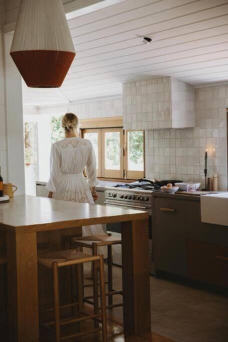 Herrings House, An Iconic Designer Nature Retreat - Holiday Adelaide 3