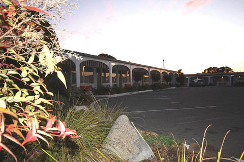 Hi Way Motor Inn - Holiday Adelaide 3