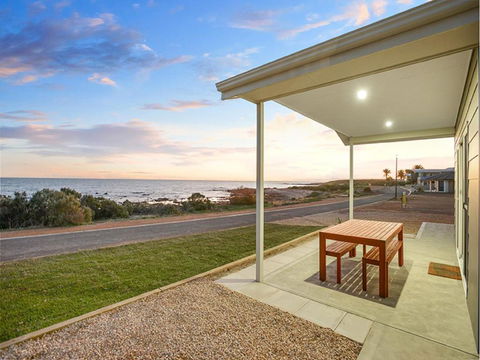 High Tide - Beachfront Pet-friendly - Holiday Adelaide 2