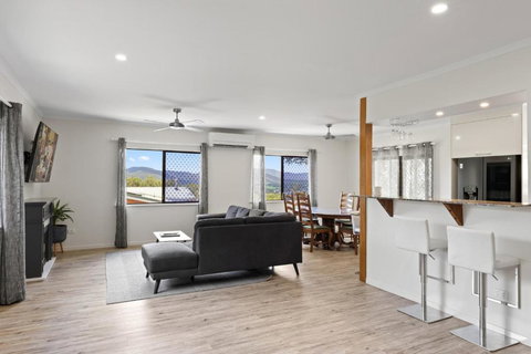 Highview Atherton - Holiday Adelaide 2