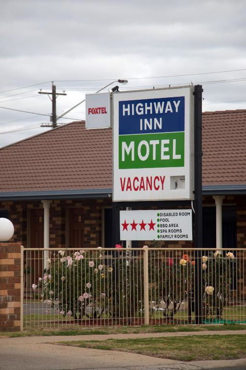Highway Inn Motel - Holiday Adelaide 3