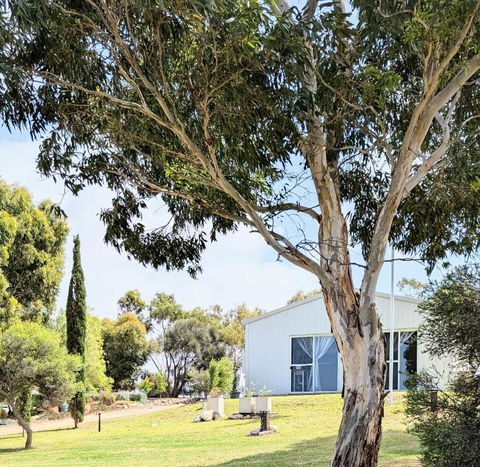 Hilltop Riverview Retreat - Holiday Adelaide 2
