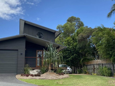 Hilltop Woods Noosa - Holiday Adelaide 1