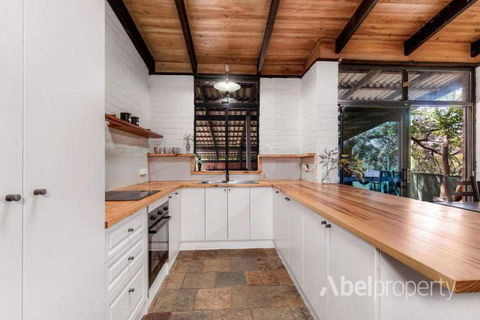 Historical Cottage In The Hills - Holiday Adelaide 3