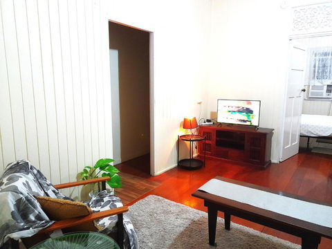 Home At The Beach In Ingham - Holiday Adelaide 1