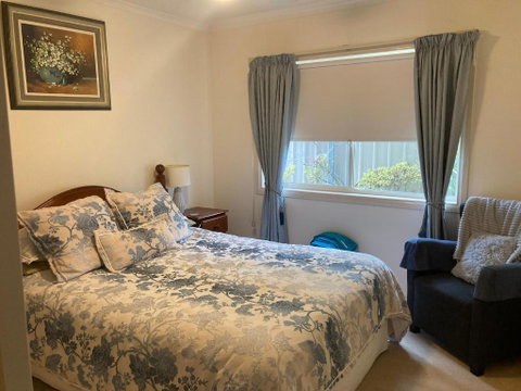 HOME STAY Queen Room With Shared Bathroom - Holiday Adelaide 0