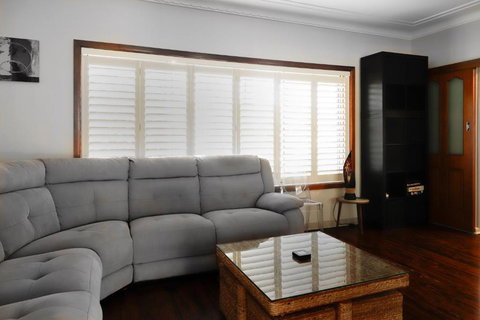 Home Away From Home - 3 Bedroom House Sleeps 6 - Parking - Holiday Adelaide 2