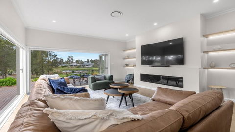 Hunter Retreat - The Vintage - Holiday Adelaide 1