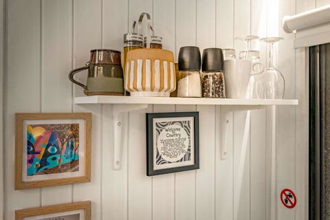 Hunters Inn By Tiny Away - Holiday Adelaide 3