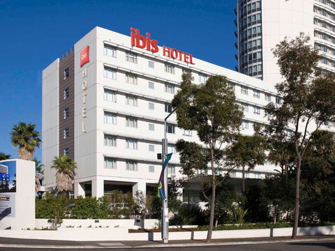 Ibis Sydney Olympic Park - Holiday Adelaide 0
