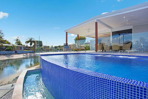 INCREDIBLE VALUE - Perfect For Large Families - Holiday Adelaide 0