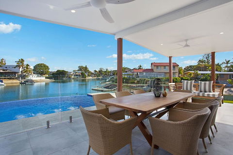 INCREDIBLE VALUE - Perfect For Large Families - Holiday Adelaide 1