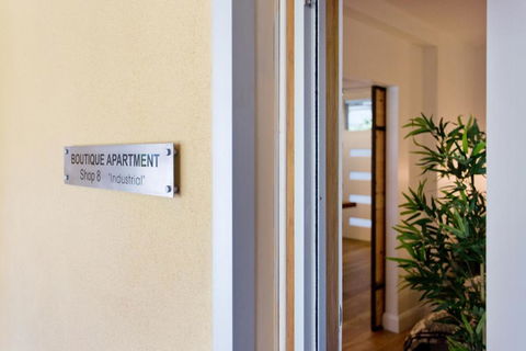 Industrial Central Apartment - Shop 8 - Holiday Adelaide 2