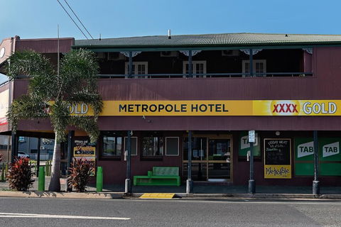 Hotel Metropole Proserpine - Holiday Adelaide 1