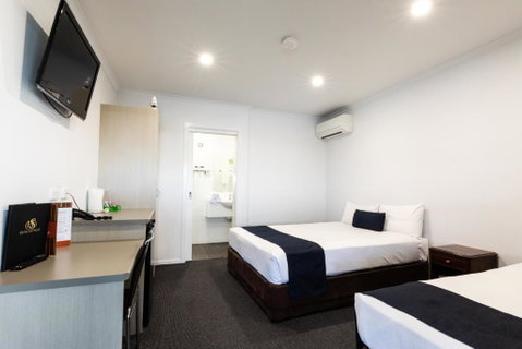 Hotel Settlers - Holiday Adelaide 1